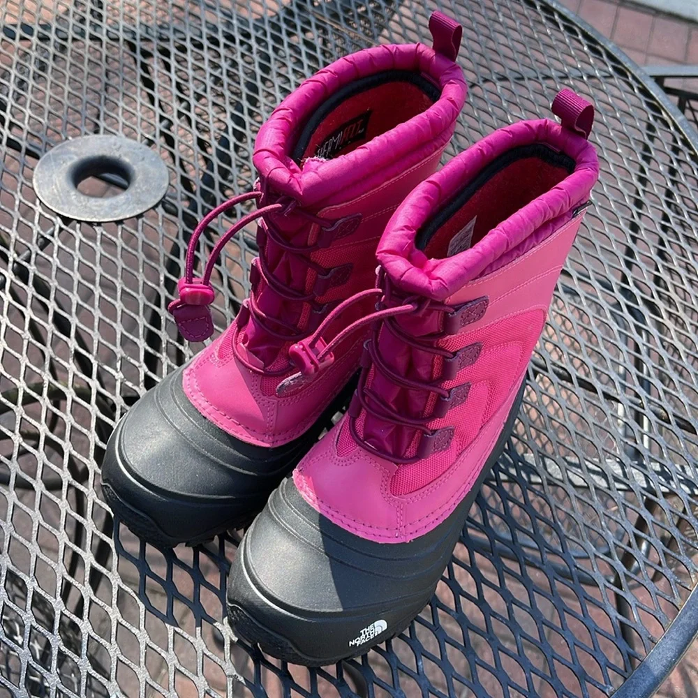 The North Face Alpenglow IV Boots - Youth Size 4 NWOT